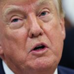 Trump y la prensa: vetos, restricciones y choques con los medios en EE.UU.