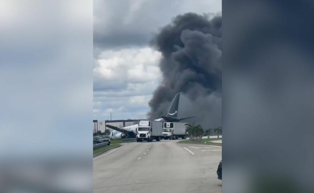 Video: Avión de carga se estrella en el aeropuerto de Miami