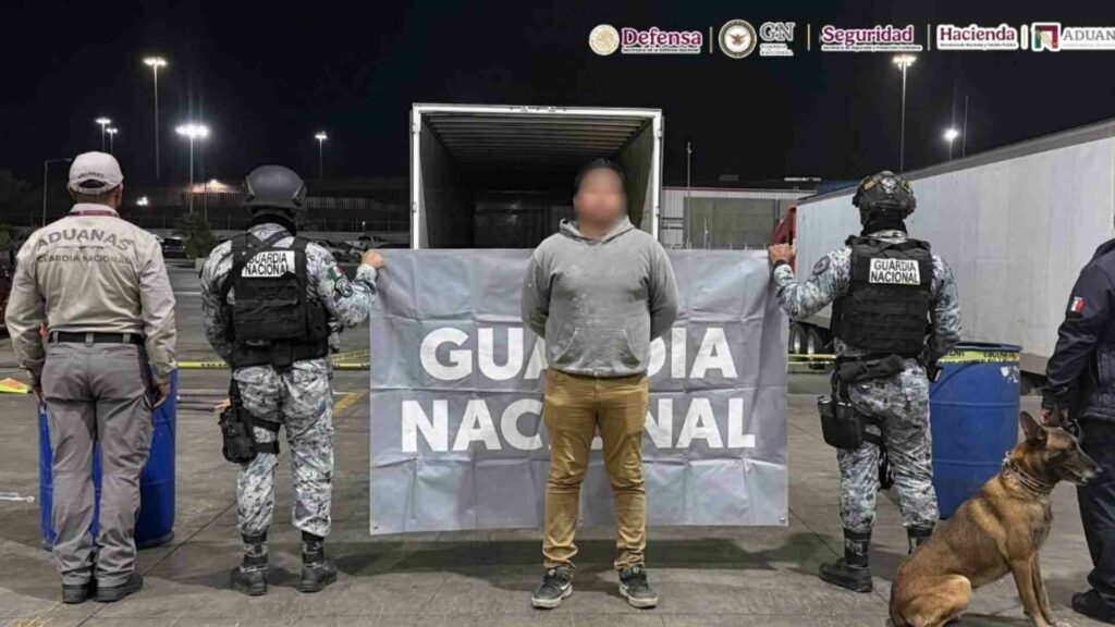 Aseguran 249 kilos de cocaína y fentanilo ocultos en un tractocamión en Tijuana