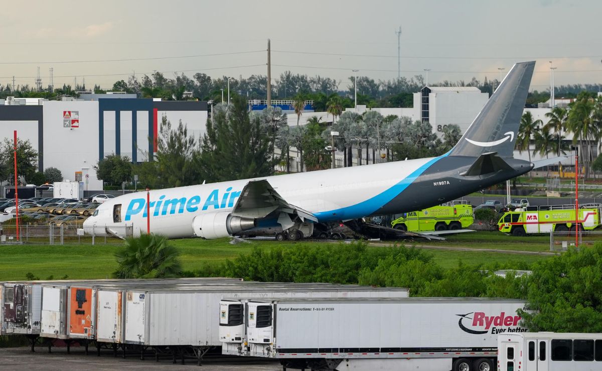 Demandan a Amazon por el accidente de un avión de carga que dejó cinco muertos en Miami Demandan a Amazon por el accidente de un avión de carga que dejó cinco muertos en Miami