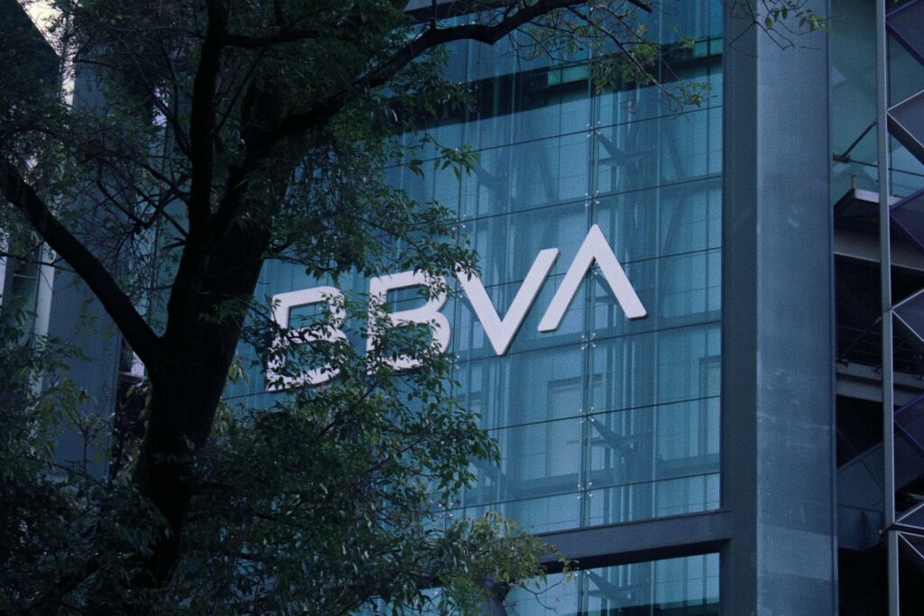 ¿Abrirán los bancos este 15 y 16 de septiembre de 2026?