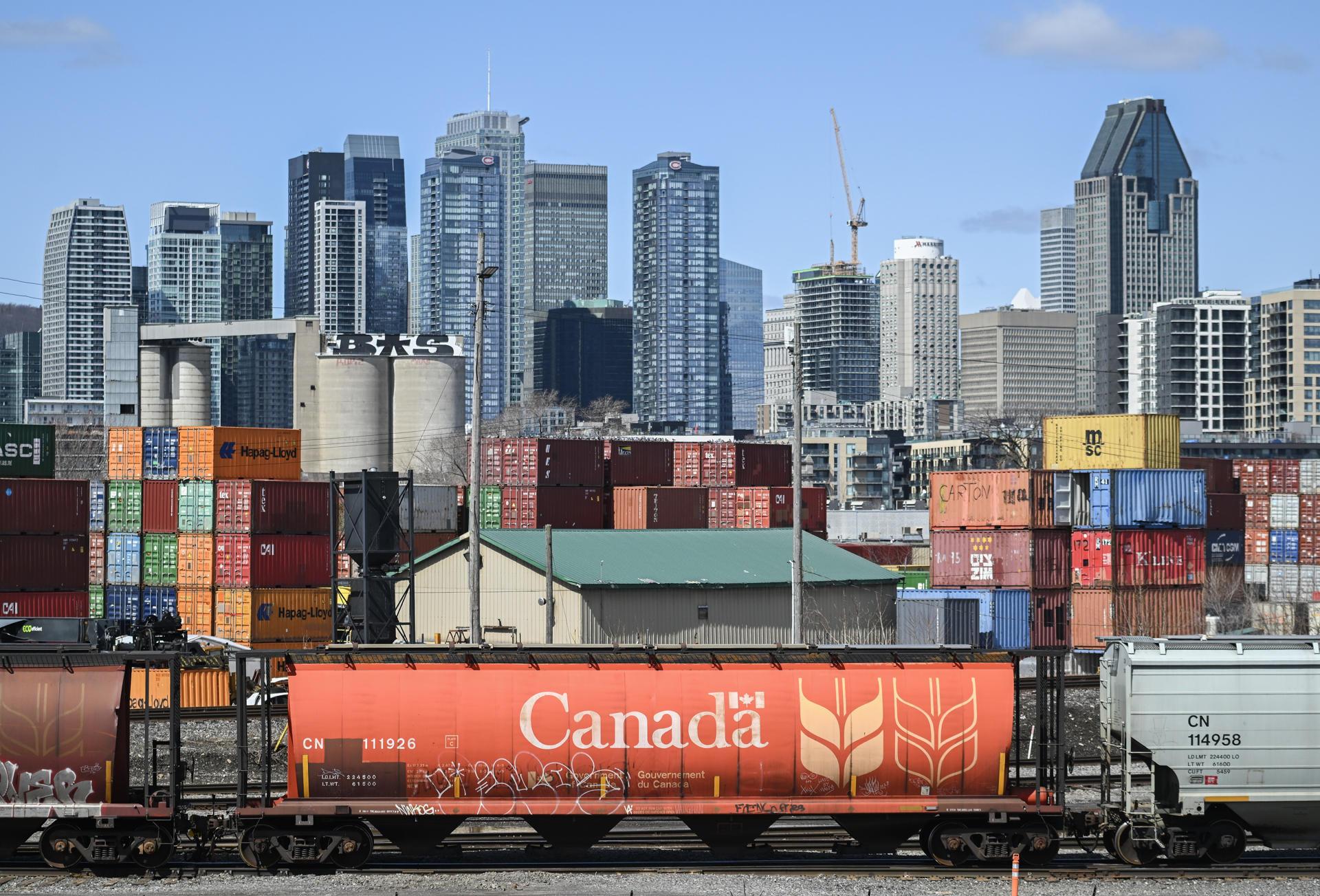Canadá activa aranceles de represalia a productos de Estados Unidos