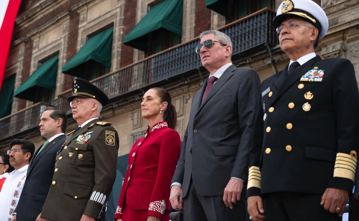 Fotos y videos: Así se vivió el desfile del 216 Aniversario de la Independencia de México - claudia-sheinbaum-en-su-segundo-desfile-del-16-de-septiembre-como-presidenta