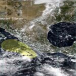 Depresión tropical Diecisiete-E podría convertirse en huracán categoría 3