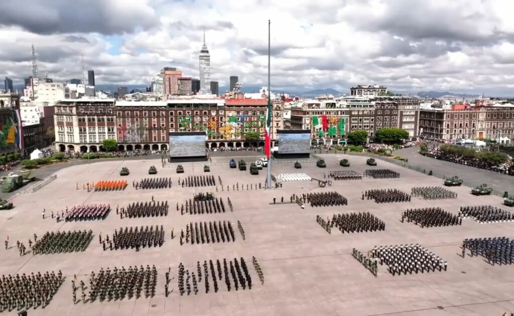 Video: Fuerzas federales llegan al Zócalo para el desfile por la Independencia de México