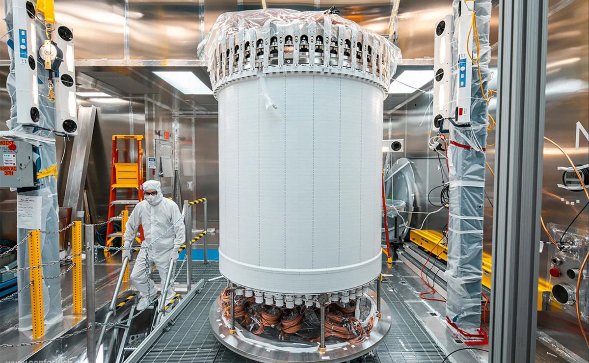 Hallan un "sorprendente" resultado en la búsqueda de la materia oscura - detector-del-equipo-lux-zeplin