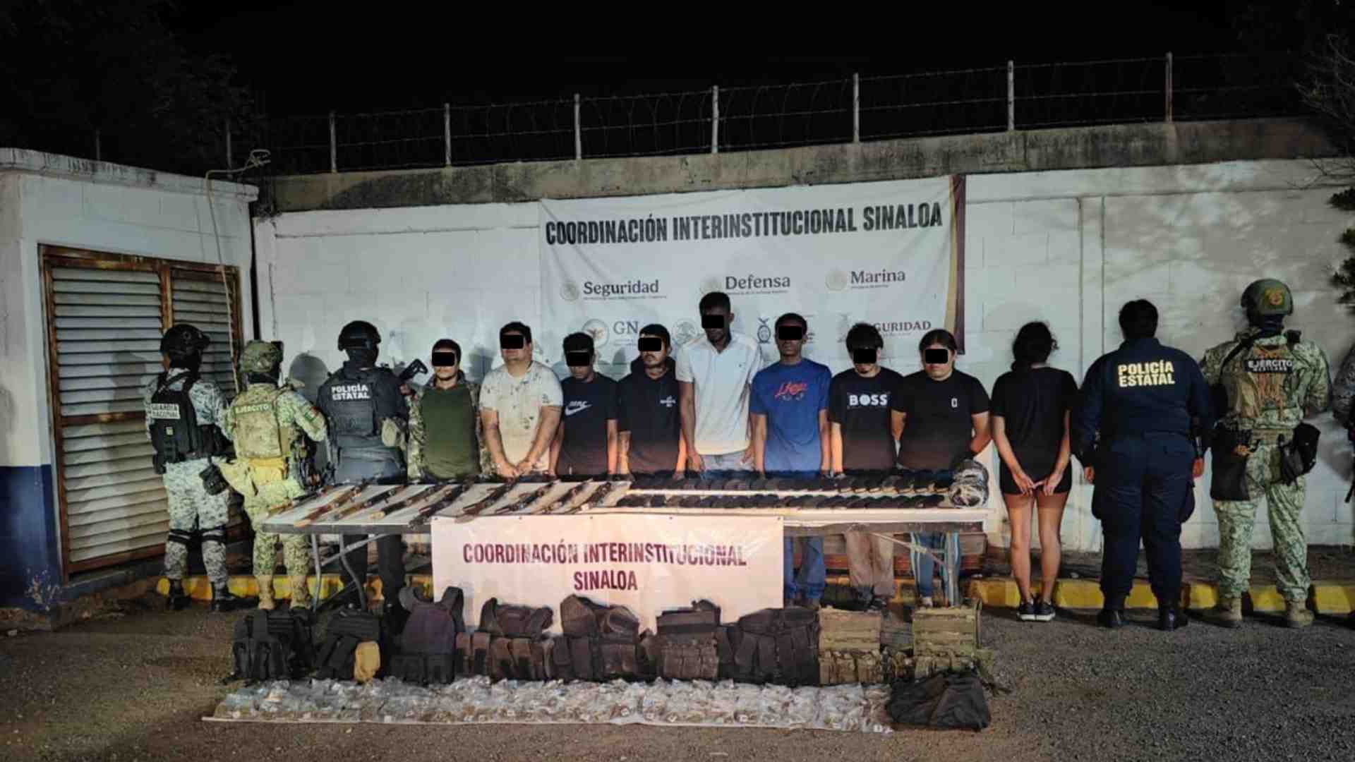 Detienen a nueve personas y aseguran armas y droga en Culiacán