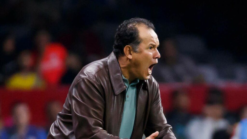 El peruano Juan Reynoso es el nuevo entrenador del Necaxa