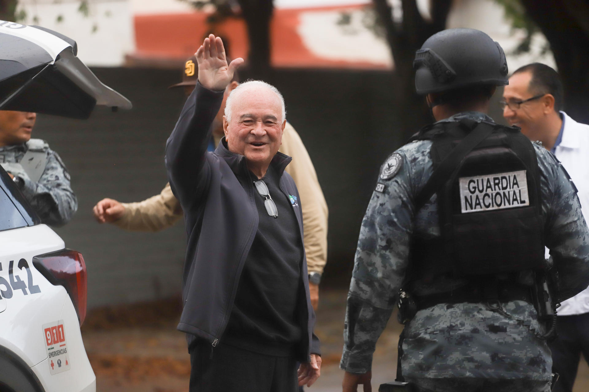 “Sólo actué como accionista”: Ernesto Ruffo sostiene su inocencia tras dejar del Altiplano, donde charló con exgobernadores “Sólo actué como accionista”: Ernesto Ruffo sostiene su inocencia tras dejar del Altiplano, donde charló con exgobernadores