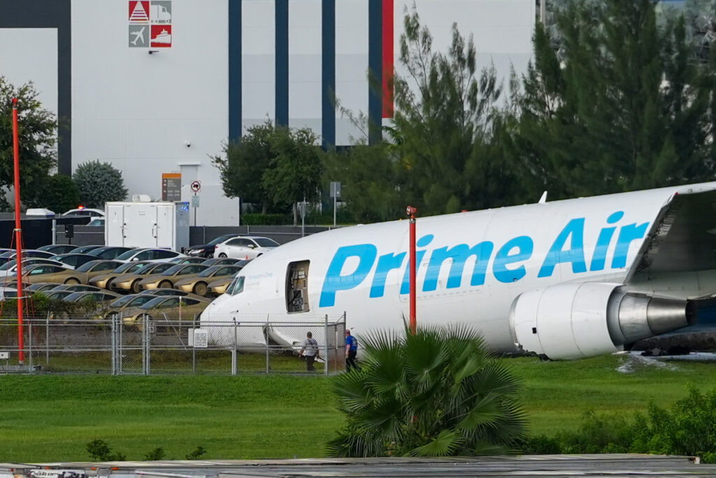 Al menos cinco muertos tras estrellarse un avión de Amazon cerca del aeropuerto de Miami
