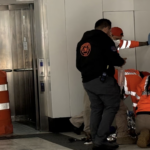 Hombre sufre quemaduras graves tras descarga cerca del Metro Cuauhtémoc