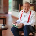 Reaparece López Obrador en medio del escándalo de corrupción de sus hijos