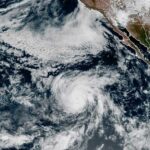 ‘Polo’ se debilita a huracán categoría 3