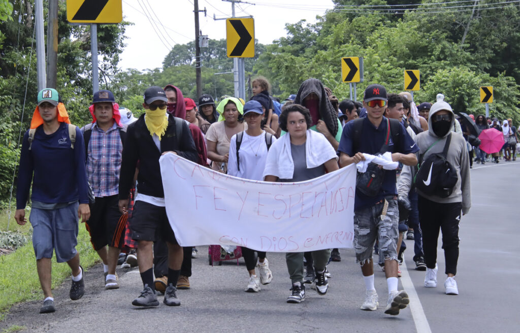 Ingresa a México una nueva caravana migrante, ¿a dónde van? - ingresa-a-mexico-una-nueva-caravana-migrante-a-donde-van-1024x656