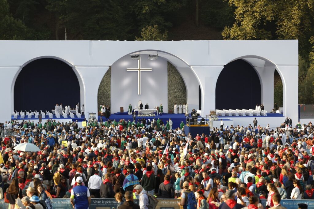 León XIV pide penitencia "por un mundo que va mal" en misa multitudinaria en Lourdes - leon-xiv-pide-penitencia-por-un-mundo-que-va-mal-en-misa-multitudinaria-en-lourdes-1024x683