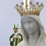 León XIV pide penitencia “por un mundo que va mal” en misa multitudinaria en Lourdes