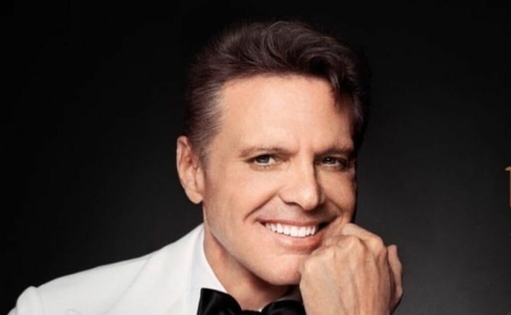 Reaparece Luis Miguel tras supuestos problemas de salud, ¿con quién fue visto?