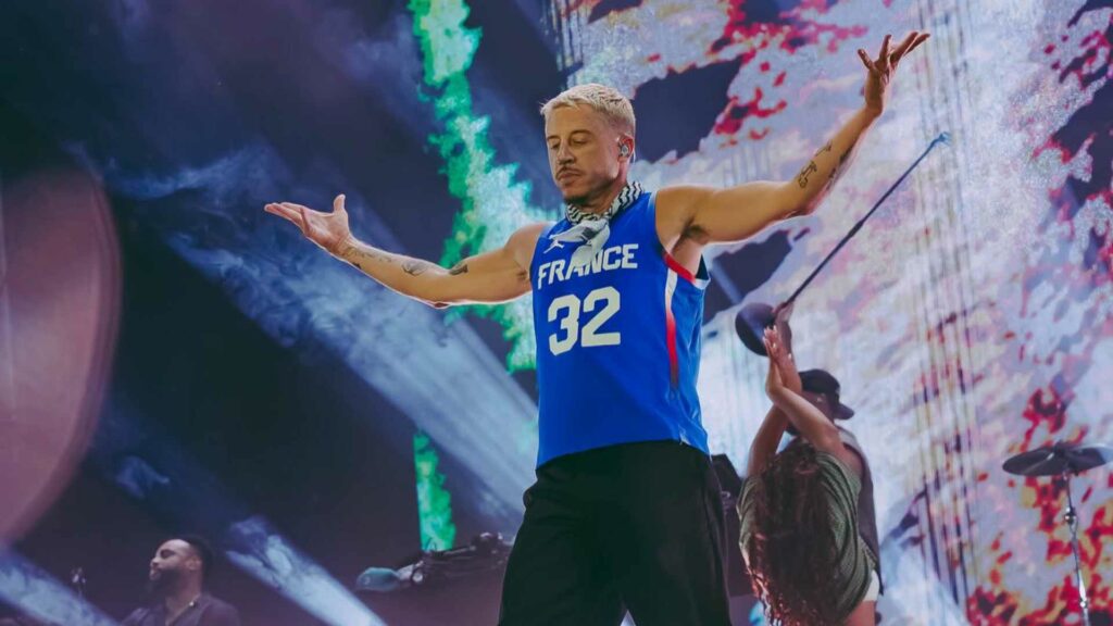 Macklemore dona un millón de dólares de su gira con Ed Sheeran para apoyar a Palestina