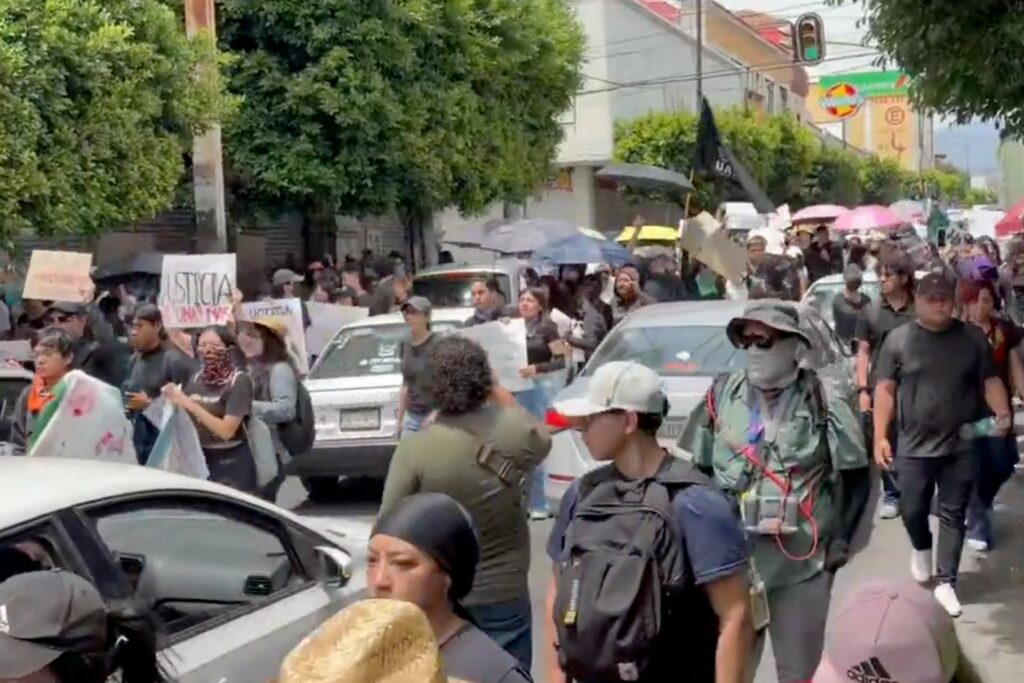 Estudiantes de la UAEM claman por seguridad tras asesinato de española Claudia Tacoronte