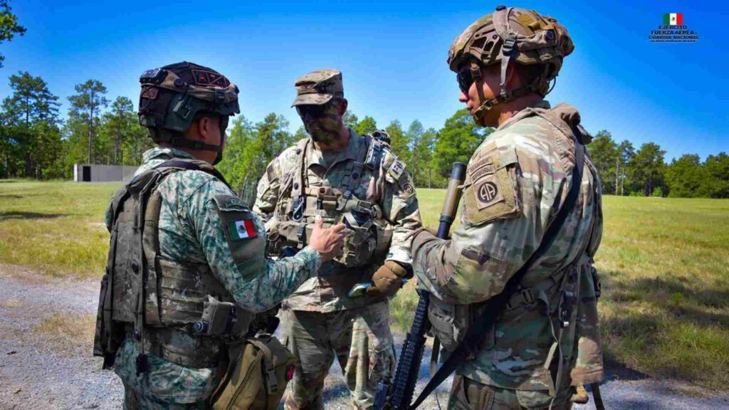 Más de 500 militares mexicanos entrenan con fuerzas de EE.UU. en Fort Polk
