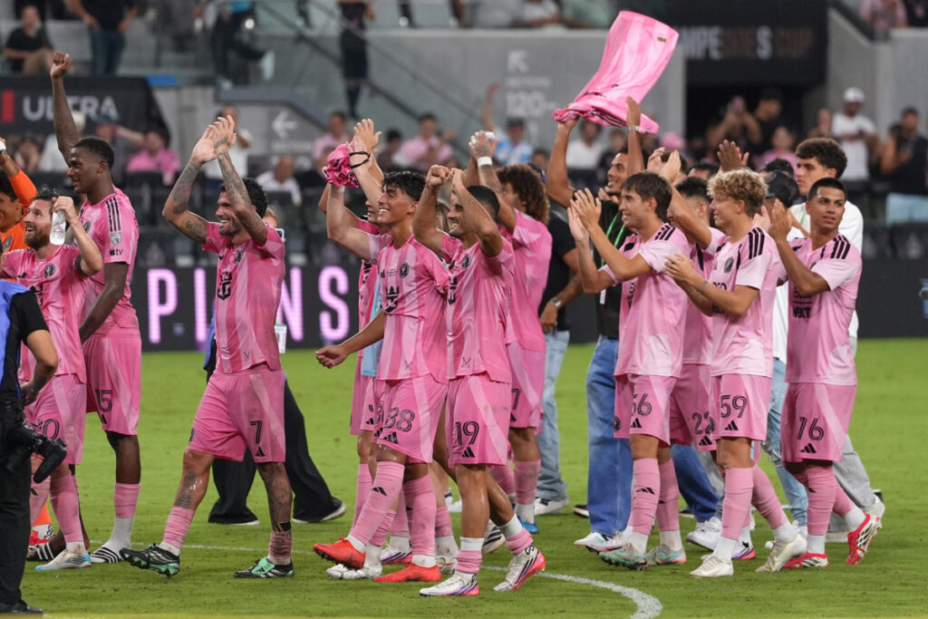 Messi encabeza el triunfo del Inter Miami ante Cruz Azul por la Campeones Cup - messi-encabeza-la-conquista-del-inter-miami-de-la-campeones-cup-1024x683