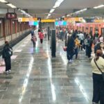 Metro CDMX presenta afluencia alta en tres líneas; implementa dosificación de usuarios
