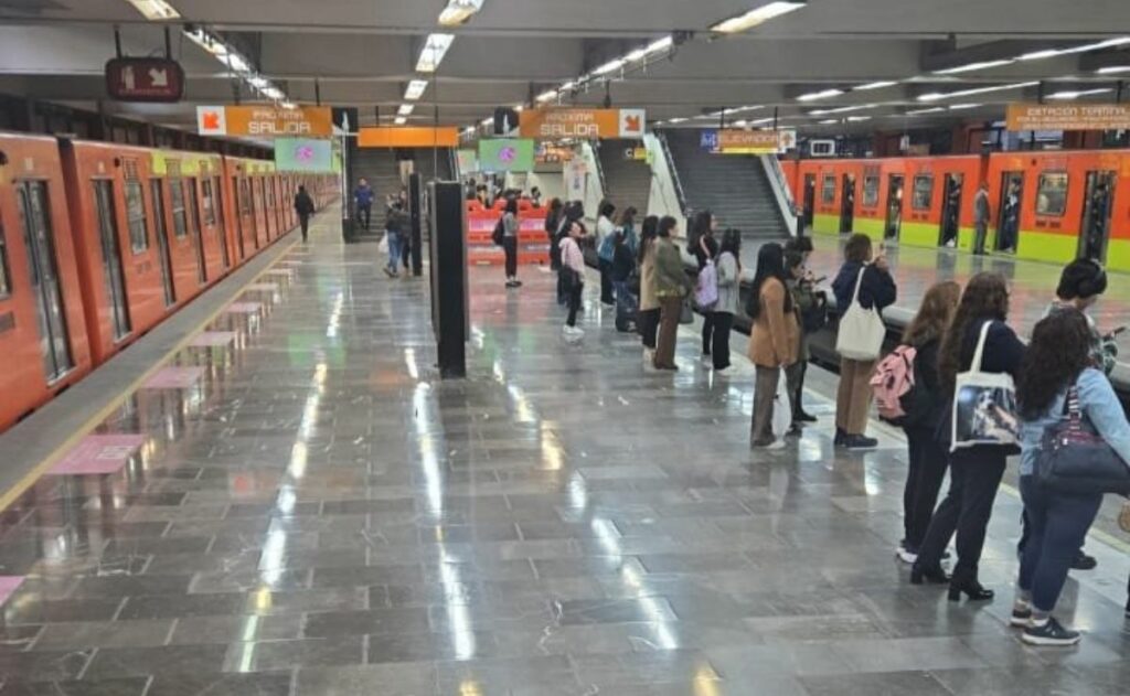 Metro CDMX, con alta afluencia en dos líneas; advierte mayores tiempos de espera