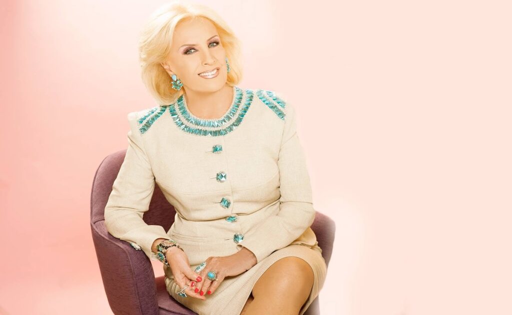 Mirtha Legrand mejora de la neumopatía, pero continuará internada