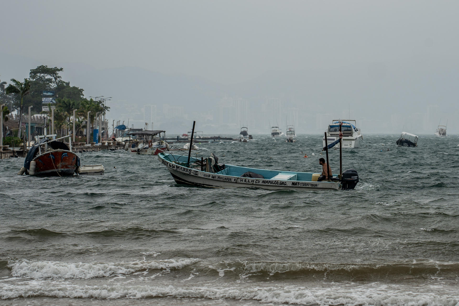 Huracán Polo cruzaría Baja California Sur entre lunes y martes, alerta el SMN