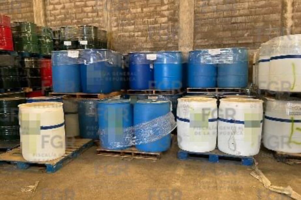 Asegura más de 49 toneladas y 45 mil litros de sustancias químicas en poblado de Sinaloa
