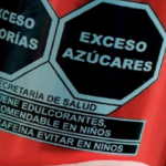 Productos con sellos, fuera de las escuelas: Congreso exige cumplir reglas