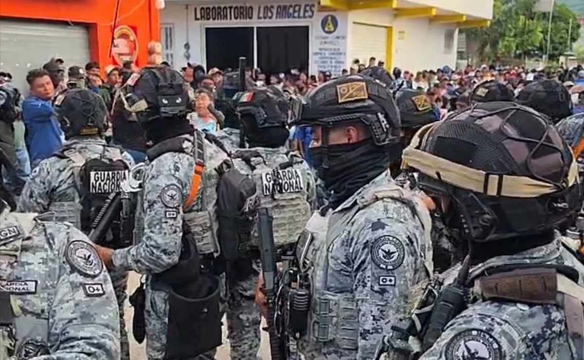 Retienen a 19 militares, guardias nacionales y policías en Guerrero Retienen a 19 militares, guardias nacionales y policías en Guerrero
