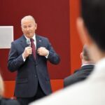 Embajador Ronald Johnson pide a las autoridades mexicanas ir tras el dinero de los cárteles