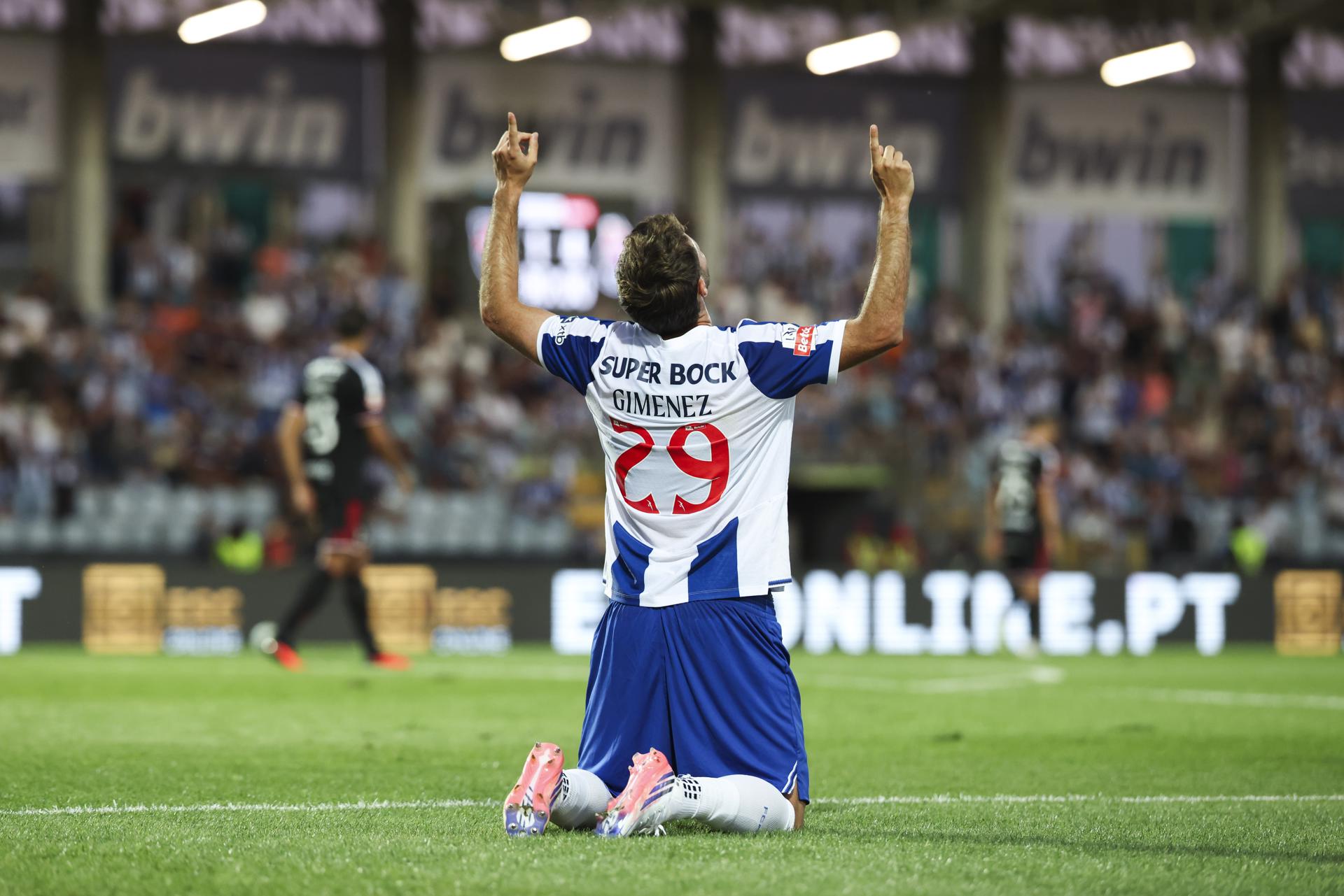 Video: Santiago Giménez se reencuentra con el gol Video: Santiago Giménez se reencuentra con el gol
