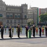 Sheinbaum encabeza homenaje a víctimas de los sismos de 1985 y 2017 en el Zócalo