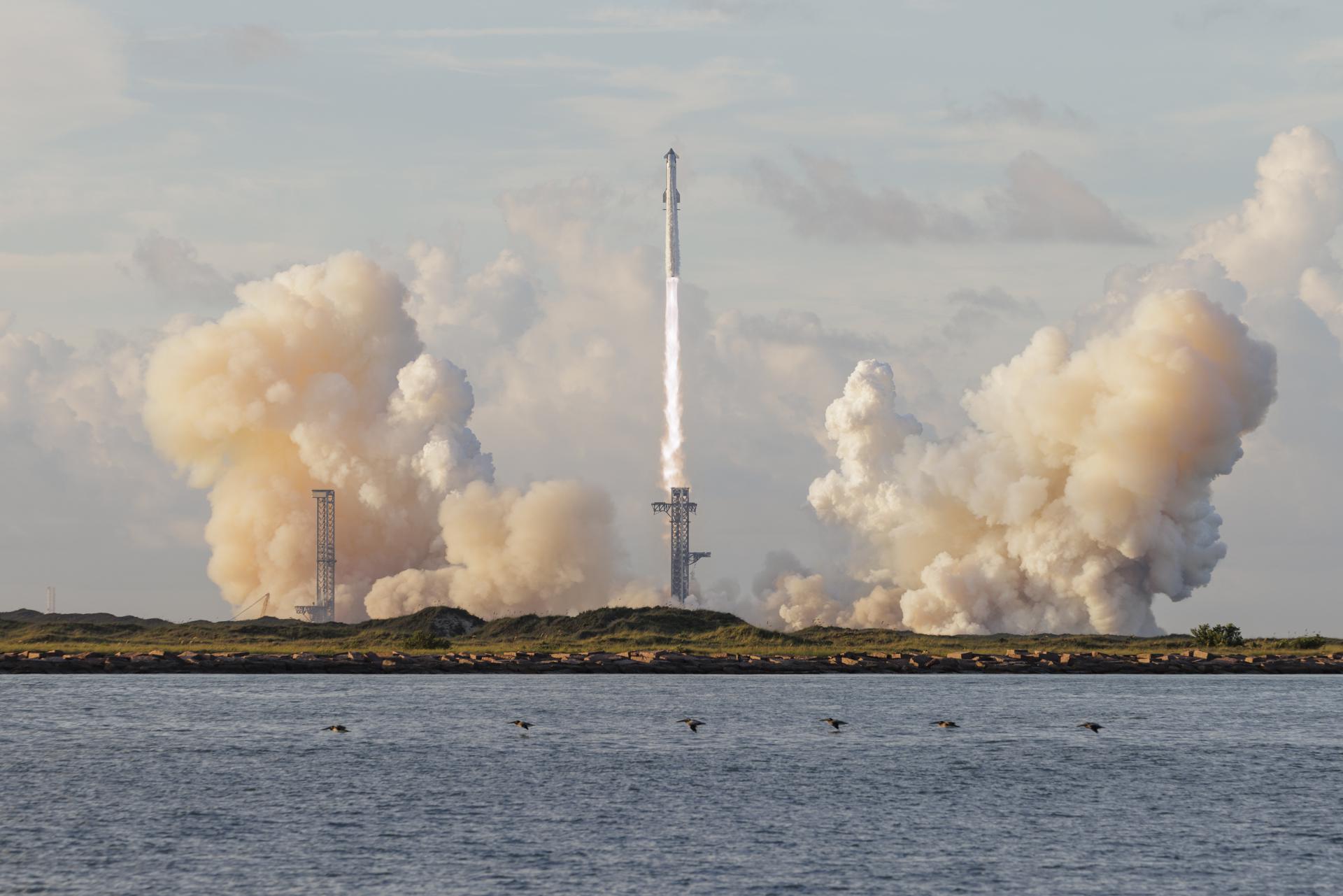 SpaceX logra el hito de poner en la órbita terrestre su cohete Starship