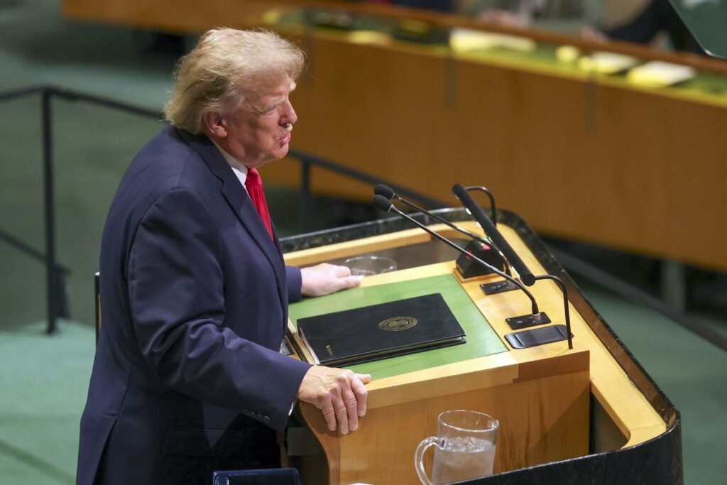 Trump acusa a México de ser “epicentro” del narcotráfico y le exige que tome medidas