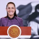 “Una bandera, un pueblo, una patria”: Sheinbaum defiende límite a doble nacionalidad