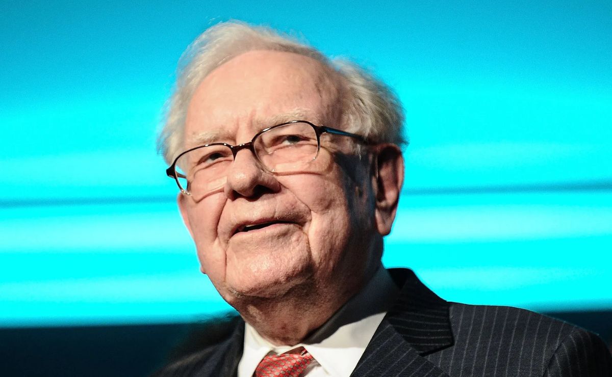 Warren Buffett deja la presidencia de Berkshire Hathaway; asume su hijo Warren Buffett deja la presidencia de Berkshire Hathaway; asume su hijo