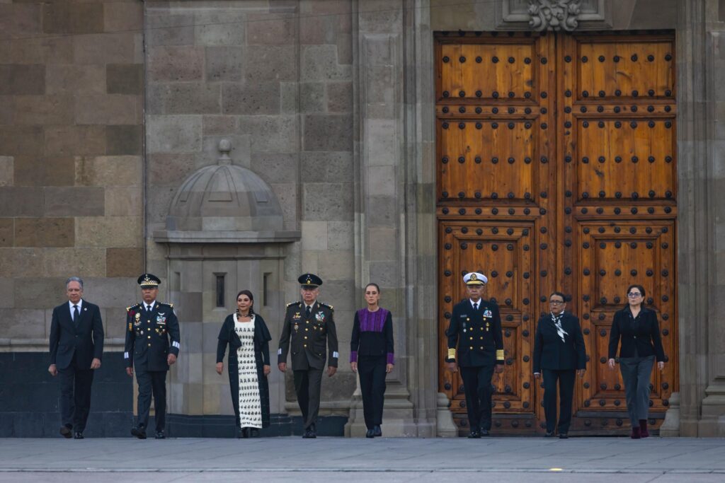 Recuerdan en el Zócalo a víctimas de los sismos de 1985 y 2017 - whatsapp-image-2026-09-19-at-75842-am-1024x683