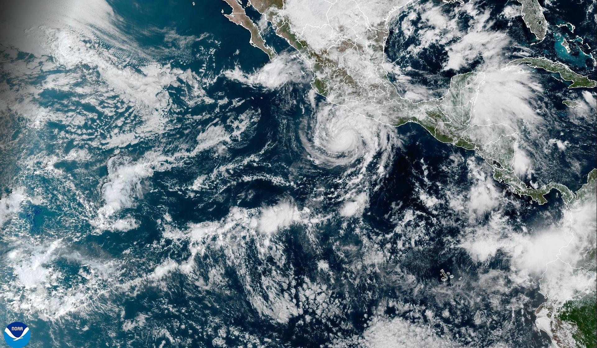 ‘Trudy’ avanza hacia Jalisco y Colima con previsión de lluvias y fuerte oleaje ‘Trudy’ avanza hacia Jalisco y Colima con previsión de lluvias y fuerte oleaje
