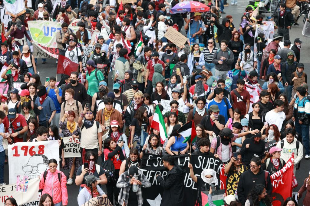 México no olvida la matanza de Tlatelolco y toma las calles para pedir justicia histórica - 415f51a6e98444e0b23b83f61eda4924357ed4ffw-1024x683