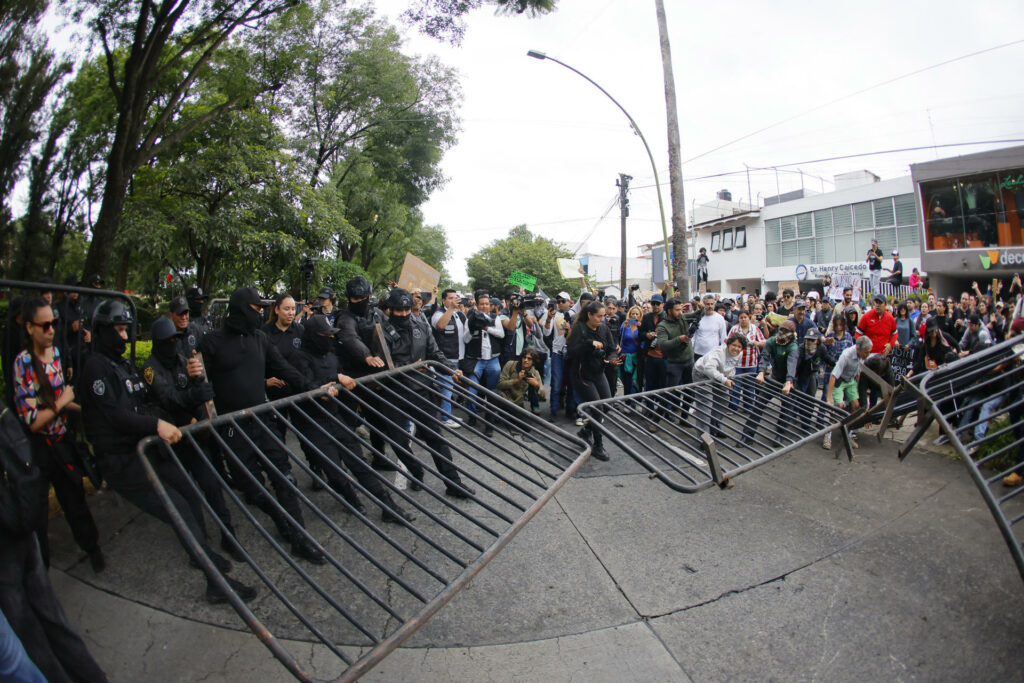 Nueve detenidos por marcha contra agua contaminada en Guadalajara