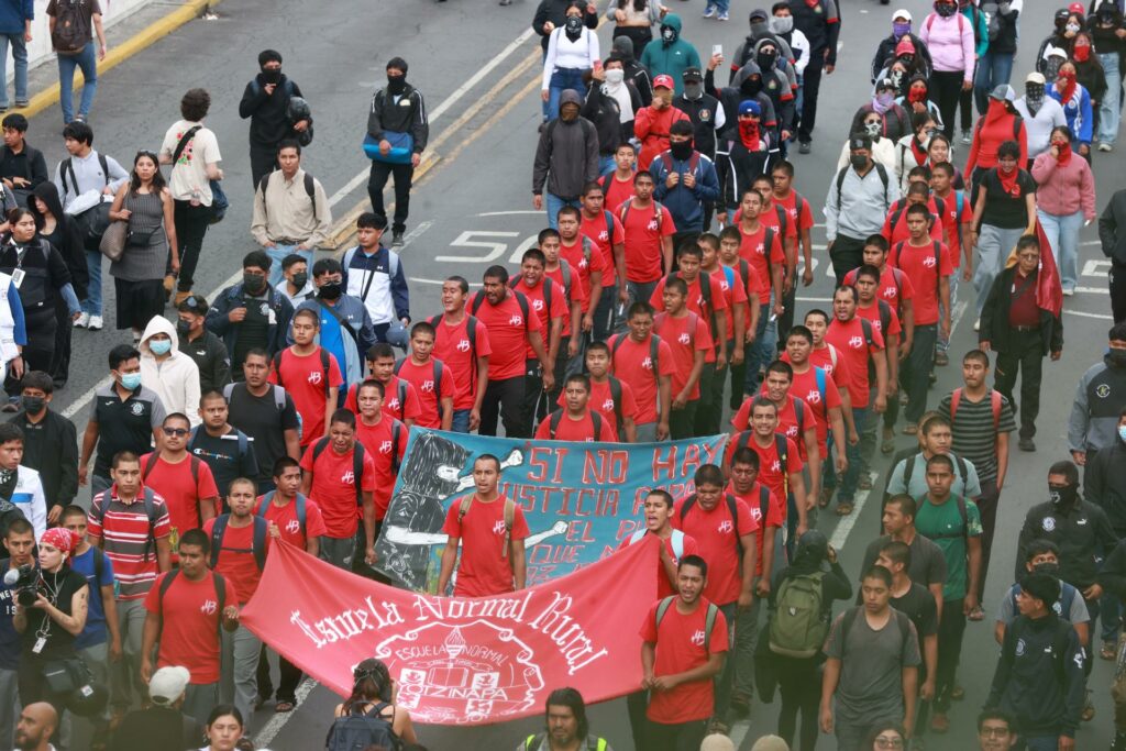 México no olvida la matanza de Tlatelolco y toma las calles para pedir justicia histórica - 6a3648704485a8598c4b617481afa4a48b3a2eefw-1024x683