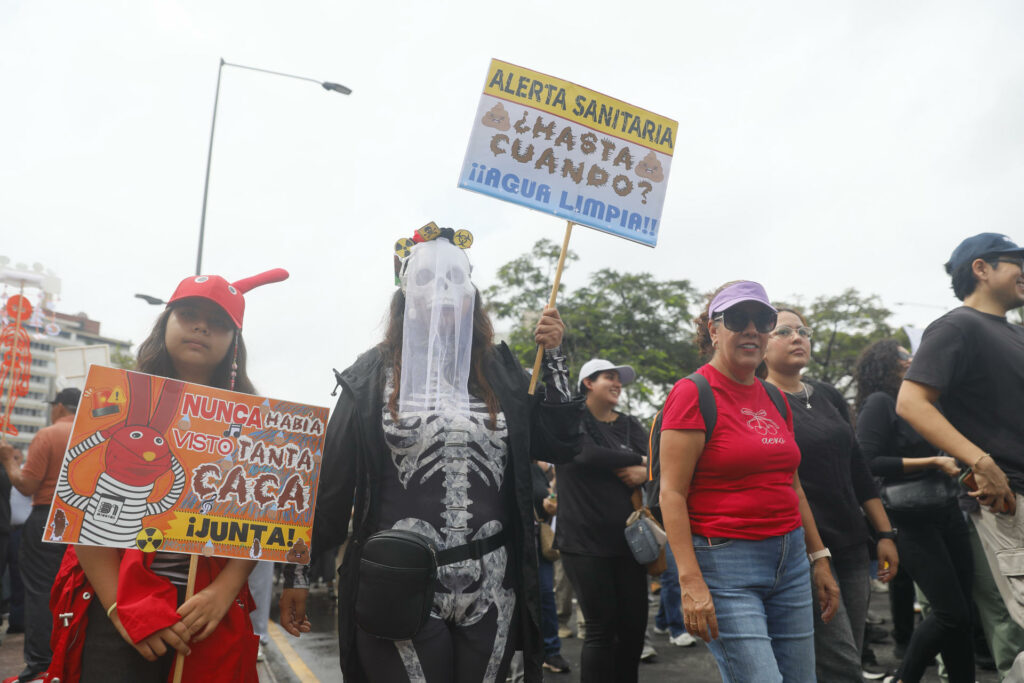 Nueve detenidos por marcha contra agua contaminada en Guadalajara - 79253b9bf05809b4f324d5c296eeb083e46ce8afw-1024x683