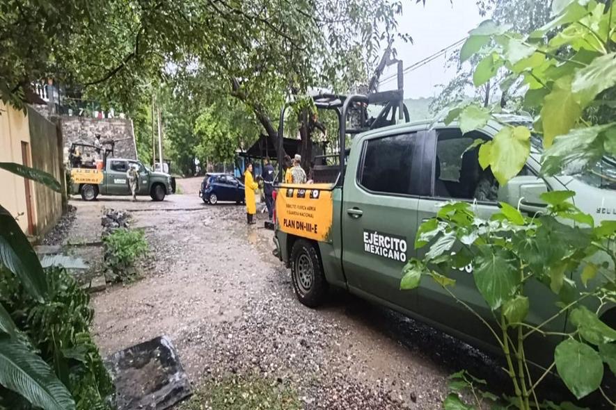 Despliegan mil 815 militares en Michoacán por huracán 'Simon'; activan Plan DN-III-E - 9709c426-af66-4695-ba08-163a6336c99e