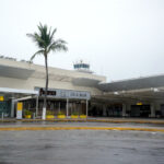 Extienden cierre de aeropuertos de Puerto Vallarta y Manzanillo por huracán ‘Simon’