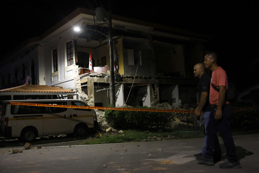 Adrenalina, vigilancia y pacientes en la calle por el sismo en Panamá - adrenalina-vigilancia-y-pacientes-en-la-calle-por-el-sismo-en-panama-1024x683
