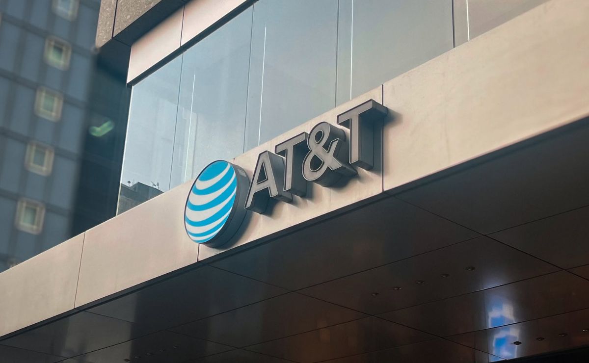 Vende AT&T a Grupo Televisa y Fintech su operación en México