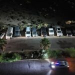 Aseguran 18 vehículos de lujo y droga en sótano de Puerto Peñasco, Sonora; 17 unidades cuentan con reporte de robo en EE.UU.